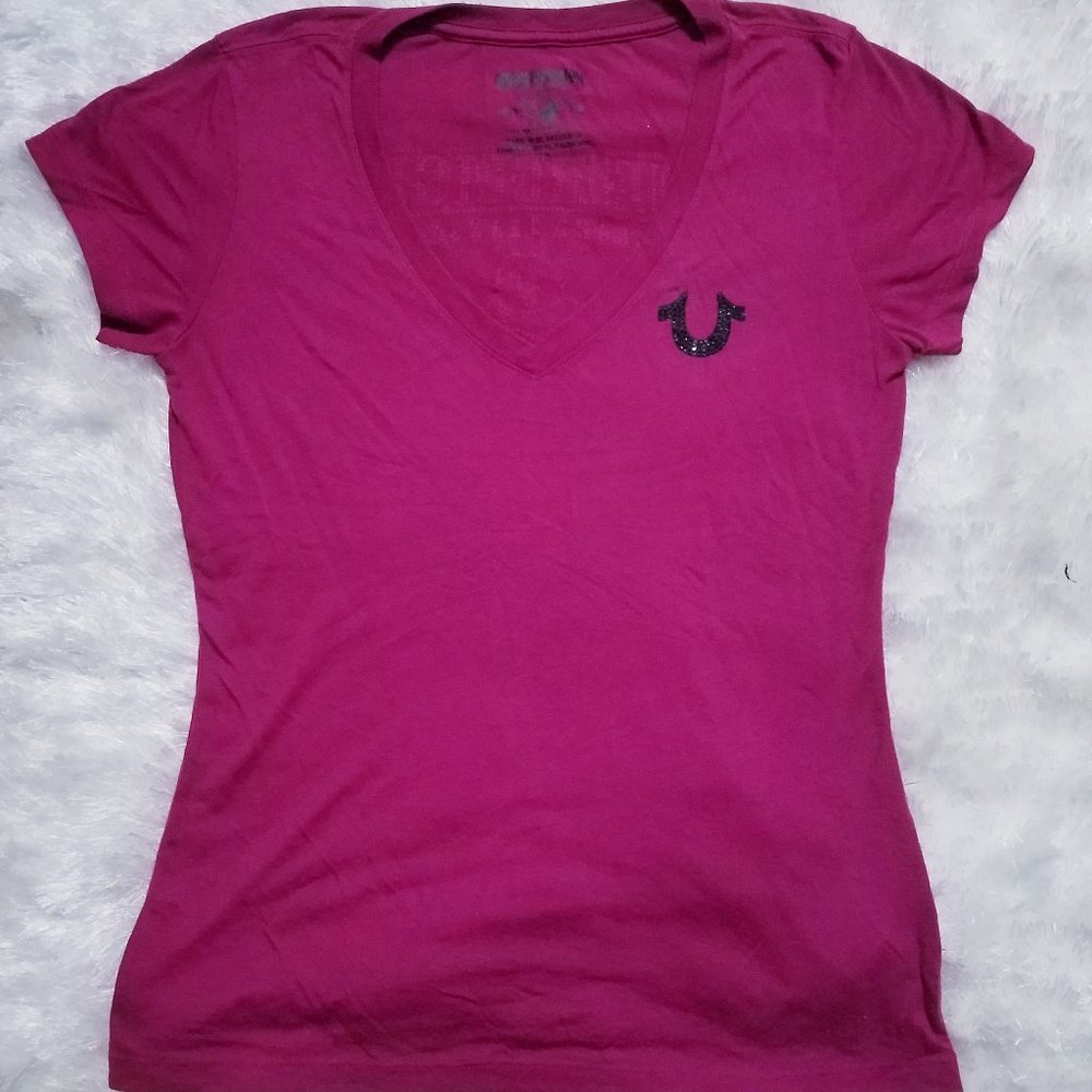 True Religion Magenta & Bling V Neck T Shirt NWOT